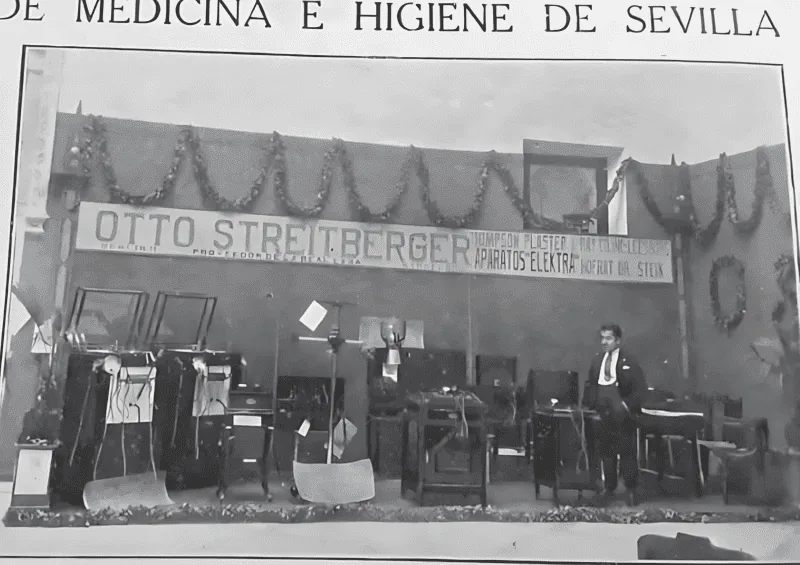 Clic para ampliar fotografía Stand de exposición de Medicina e Higiene en Sevilla (1924) del Dr. Otto Streitberger